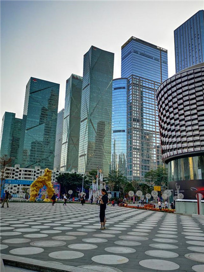 打造一个热闹群聊平台，尽情畅谈